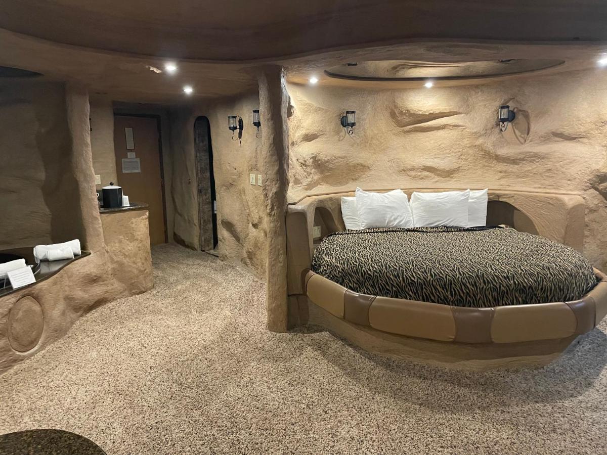 Designer Inn And Suites Toledo 외부 사진