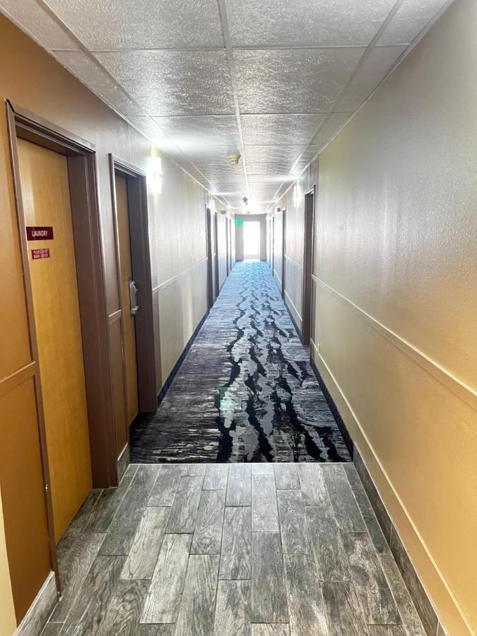 Designer Inn And Suites Toledo 외부 사진