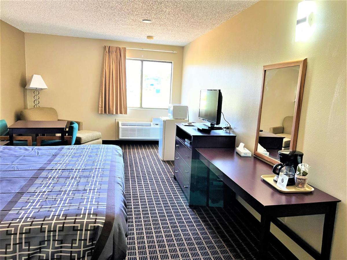 Designer Inn And Suites Toledo 외부 사진