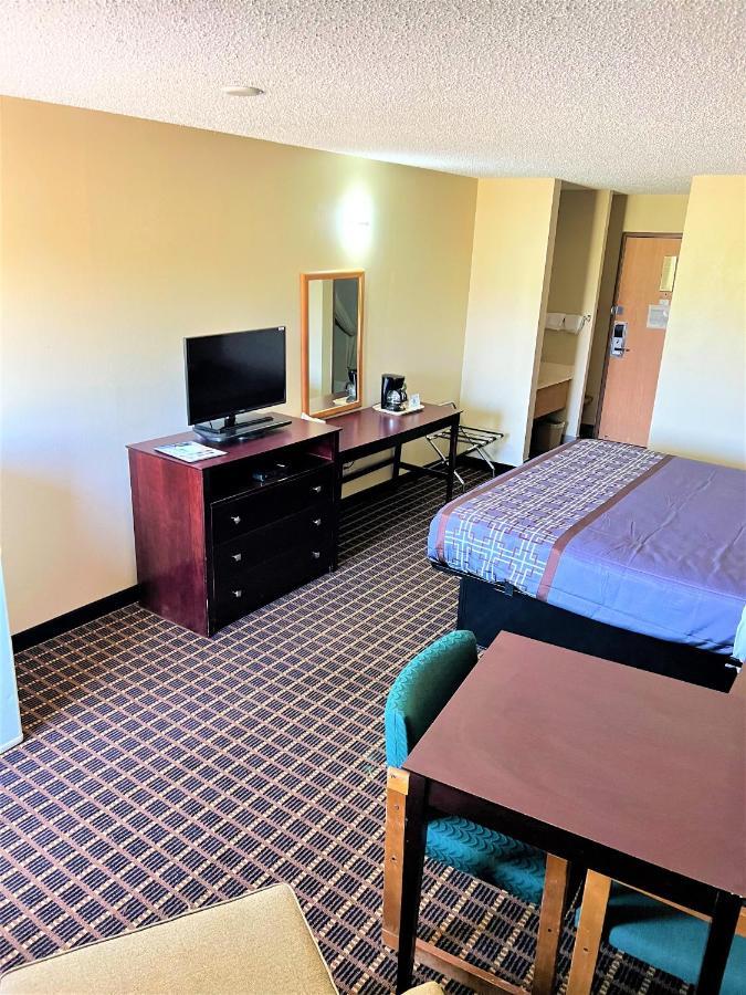Designer Inn And Suites Toledo 외부 사진